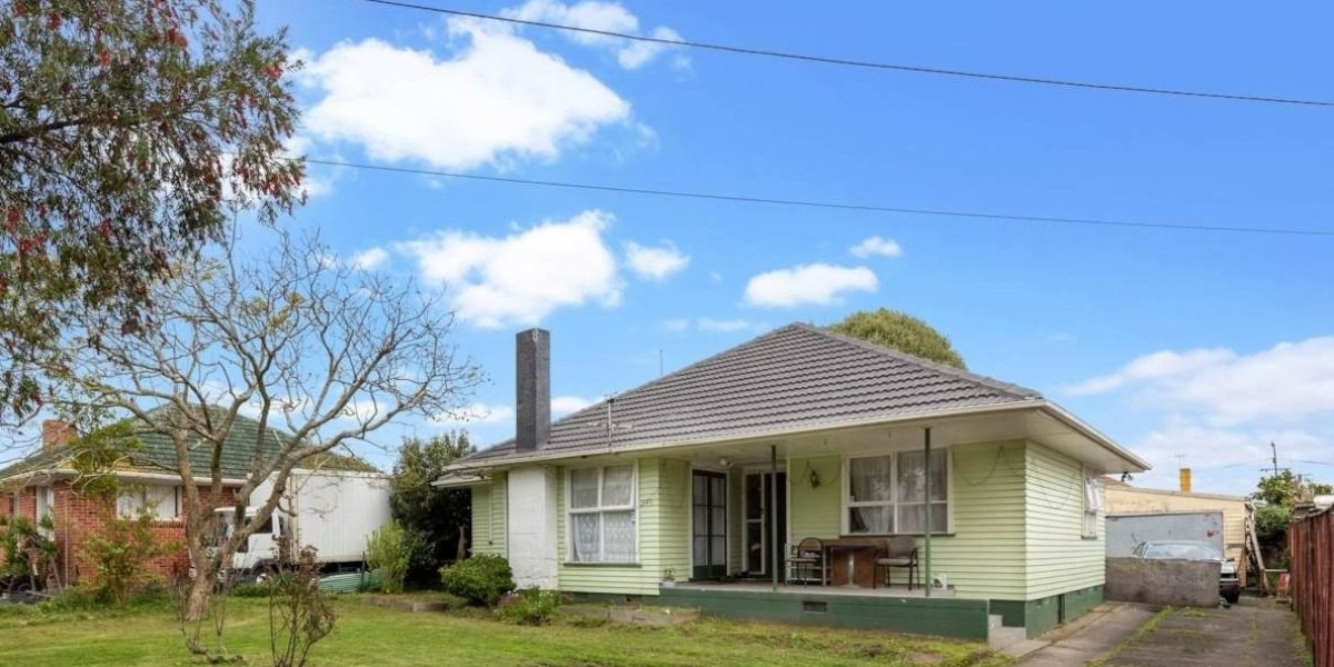 245 Robertson Road, Mangere East,   NZ