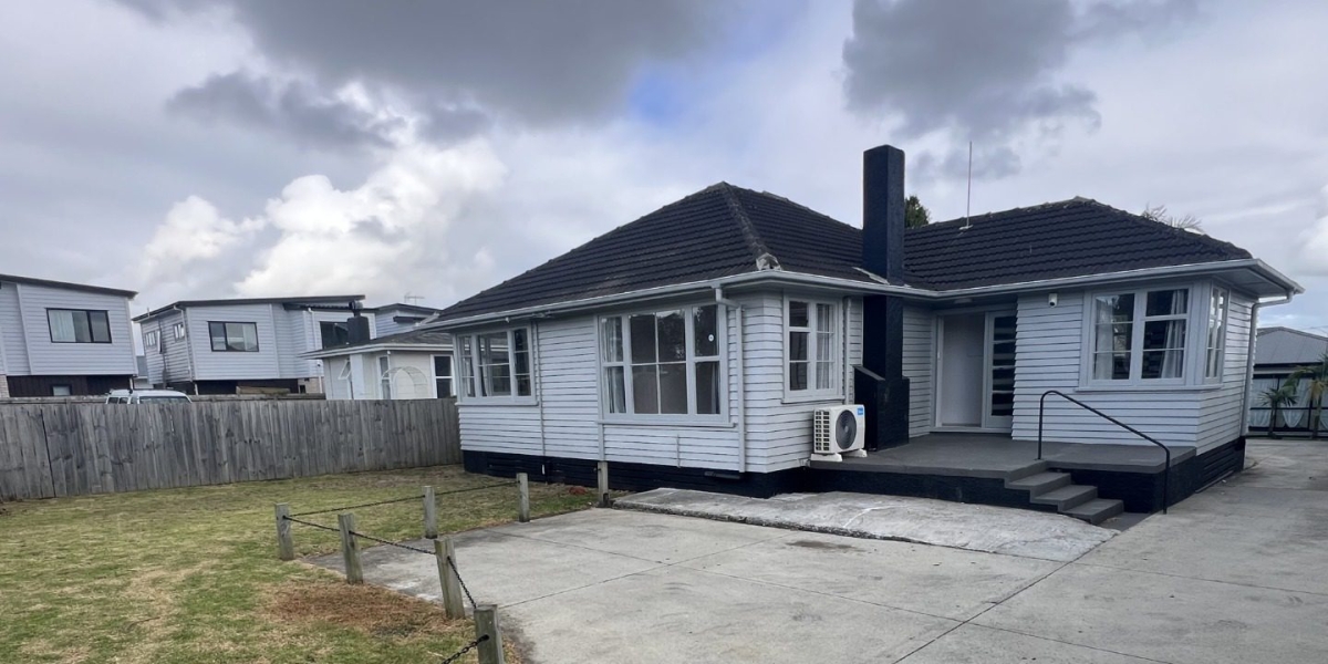 447 Massey Road, Mangere East,   NZ